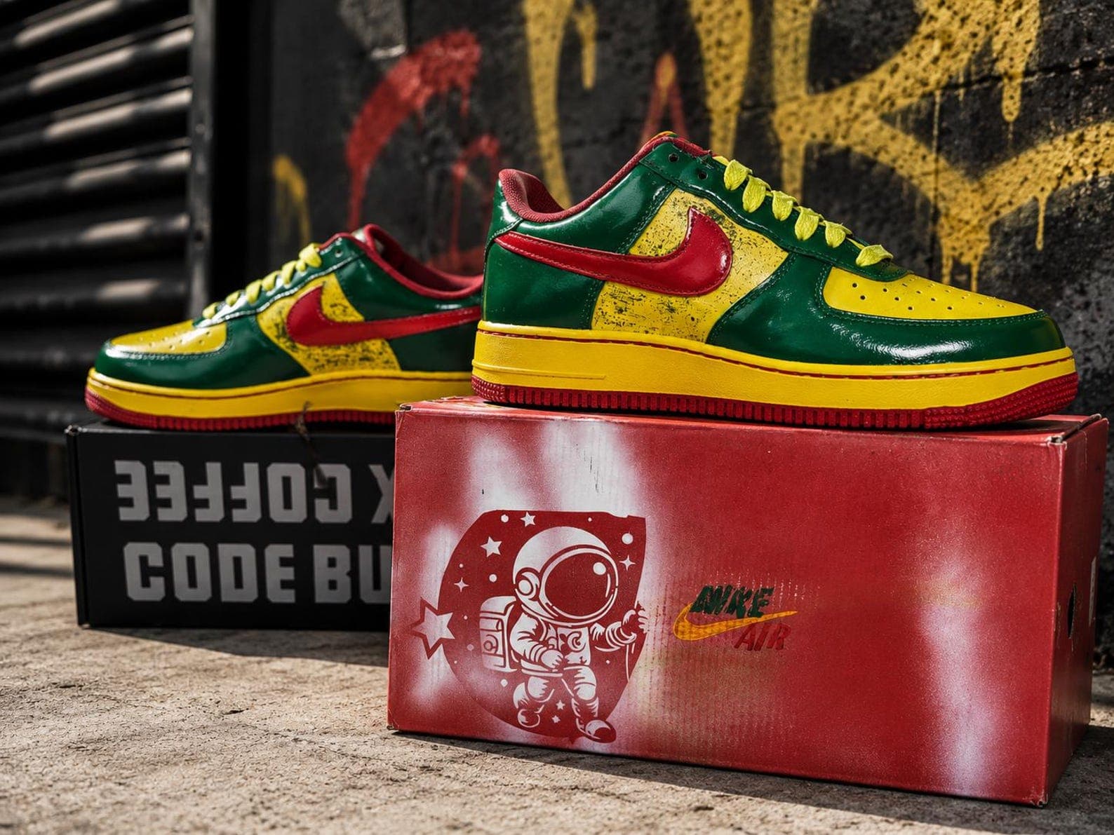 Placeholder on-foot sneaker gallery image 4