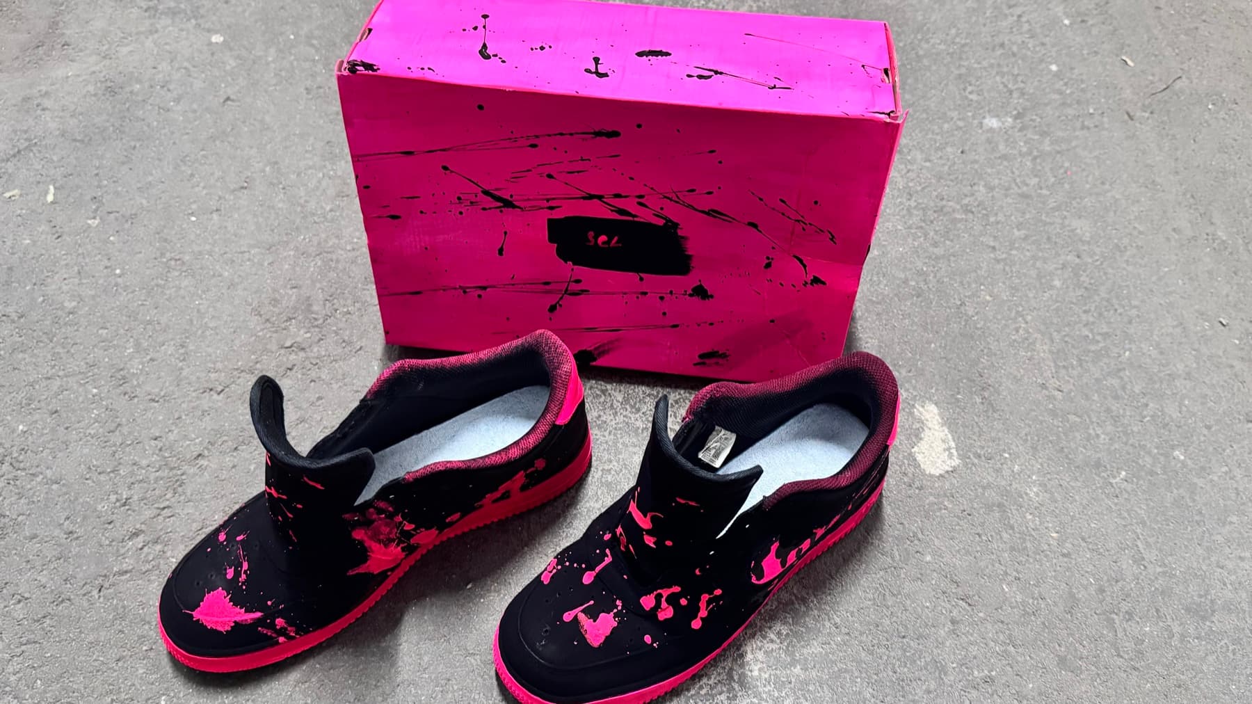 Placeholder on-foot sneaker gallery image 9